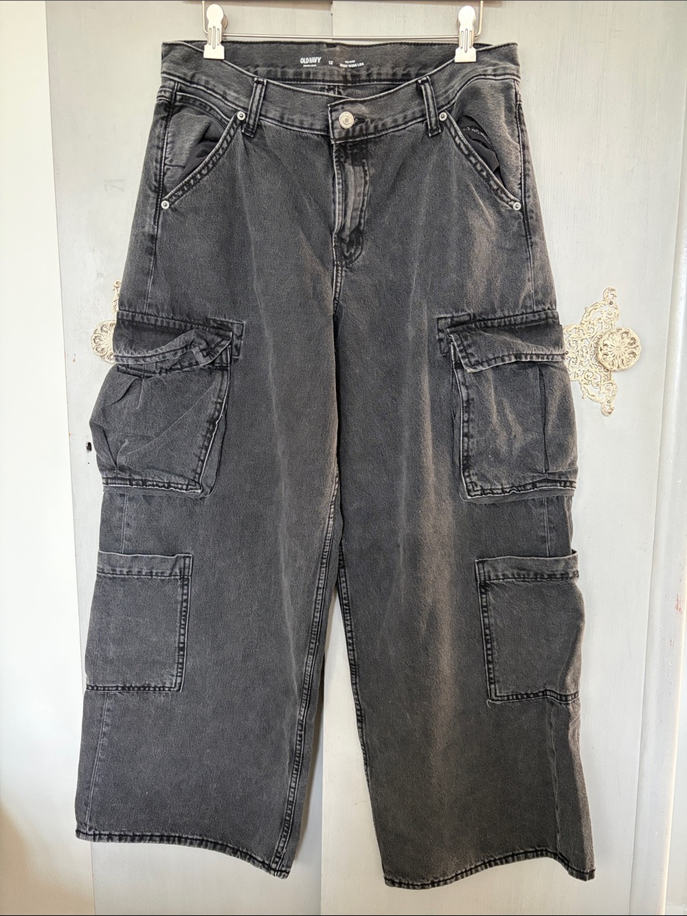 Old Navy Black Washed Wide-Leg Cargo Jeans